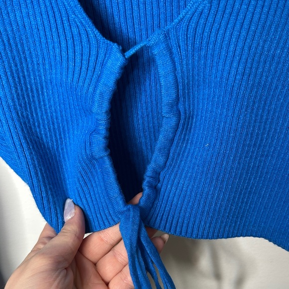 Zara Women's Blue Crop Sweater - Picture 4 of 6